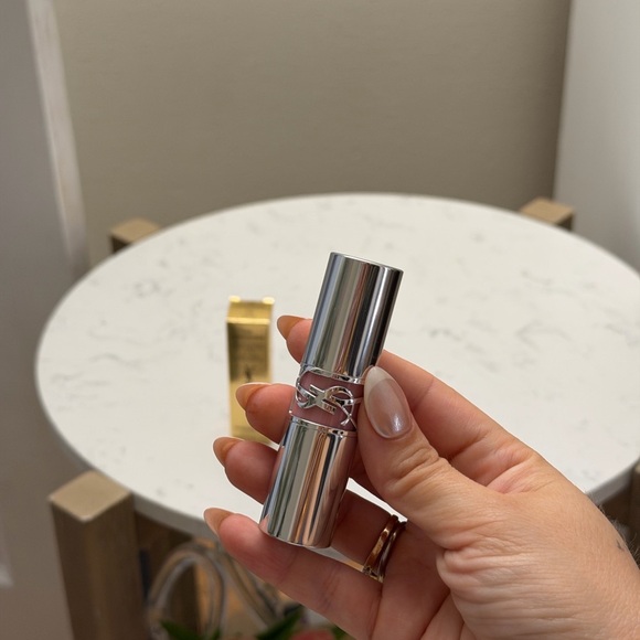 Yves Saint Laurent - YSL LOVESHINE LIP OIL STICK - 150 Nude Lingerie - Picture 5 of 7